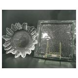 2 GLASS SERVING PLATES