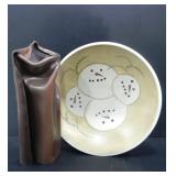 DECORATIVE BOWL AND LEATHER STYLE VASE