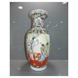 CHINESE FAMILLE HAND-PAINTED ROSE PORCELAIN VASE