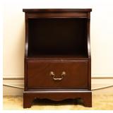 KNECHTEL OPEN CABINET NIGHTSTAND W/1 DRAWER