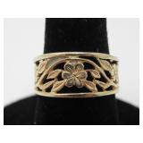 10KT GOLD TAPERED BAND W/ FLORAL MOTIFS $400