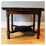 SCALLOPED EDGE OAK PARLOR TABLE W/ BOBBIN LEGS