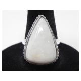 925 SILVER & WHITE STONE RING 6.3g