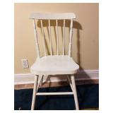 WHITE PAINTED WOOD SPINDLE BACK CHAIR