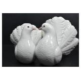 LLARDO KISSING DOVE FIGURINES