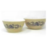 2 PYREX 'HOMESTEAD' MIXING BOWLS #402 & #403