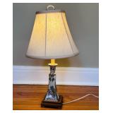 HAND PIANTED PORCELAIN AND WOOD BASE TABLE LAMP