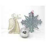 LOT OF 3 SEASONAL DECORATIONS
