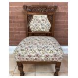 ANTIQUE WALNUT VICTORIAN EASTLAKE STYLE CHAIR