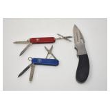 3 POCKET KNIVES
