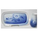 B & G PORCELAIN VASE AND TRAY