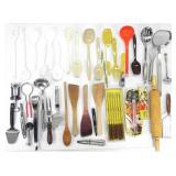 LOT OF KITCHEN TOOLS/COOKING UTENSILS