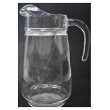 PITCHER / JUG WITH A HANDLE AND ICE LIP