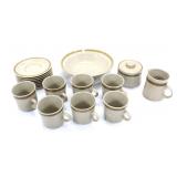 CERAMIC COUNTRY LIVING BEIGE STONEWARE DISH SET