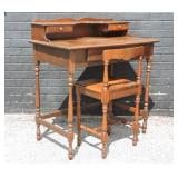 VICTORIAN-STYLE WRITING OR SMOKING DESK WITH CHAIR