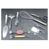 ASSORTED KITCHEN UTENSILS