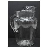 GLASS PITCHER WITH AN ICE LIP