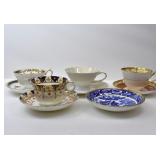 LOT OF ASSORTED TEA CUPS & SAUCERS
