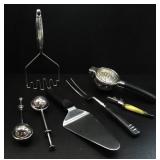 ASSORTED KITCHEN UTENSILS