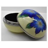 VELVET INTERIOR JEWELERY BOX