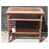 VICTORIAN STYLE TEA TABLE WITH SPIRALED LEGS