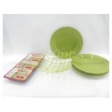 4 ROYAL NORFOLK PLATES, FRUIT BASKET AND TRAY