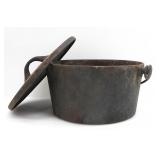 CAST IRON POT WITH LID 4.25'X8'