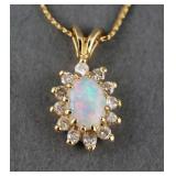 14K GOLD OPAL PENDANT & NECKLACE