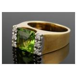 Vintage 18k Yellow Gold Peridot Ring