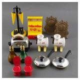 (8) Collectible Household Theme Salt Pepper Sets