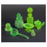 (7) Grouping of Uranium Vaseline Glass Pieces