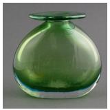 Vtg Hand Blown Emerald Green Art Glass Bud Vase