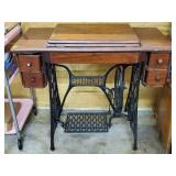 Antique Singer Sewing Machine w/ Cast Iron Base