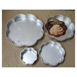 Wilton 4 Tier Petal Aluminum Cake Pans w/ Label