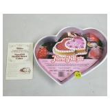 1979 Wilton Fancifull Double Heart Aluminum Cake