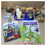 Lot of Assorted Boyd Bears