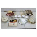 Pyrex, Cornginware, Biege Phone, Roseville Vase