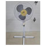 Westpointe Electric Fan w/ Remote