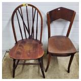 Lot of 2 Vtg Wooden Chairs