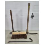 Sledgehammer, Picaxe, Crowbar, Broomhead