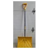 True Temper Yellow Shovel
