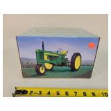 1/16 John Deere 520 Tractor - SFW High Clear.