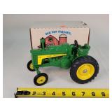 1/16 John Deere 630 LP Tractor