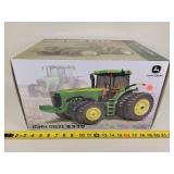 1/16 John Deere 8320 Tractor