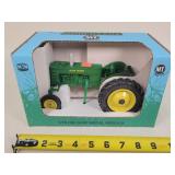 1/16 John Deere MT Tractor