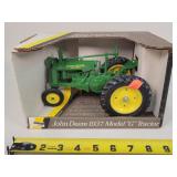 1/16 John Deere G Tractor