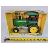 1/16 Dirty John Deere Tractor