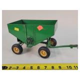 1/16 Played John Deere Gravity Wagon - Metal