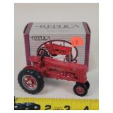 1/43 Farmall 300 Tractor