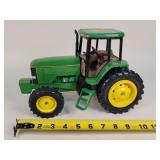 1/16 John Deere 7800 Tractor